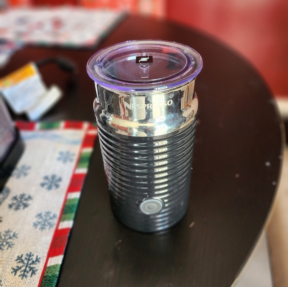 Nespresso Vertuo Chrome - Picture 2 of 4